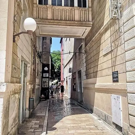 Luxury Old * זאדאר