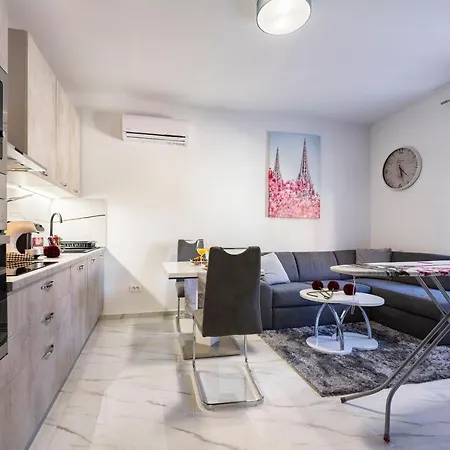 Luxury Old Apartment Zadar