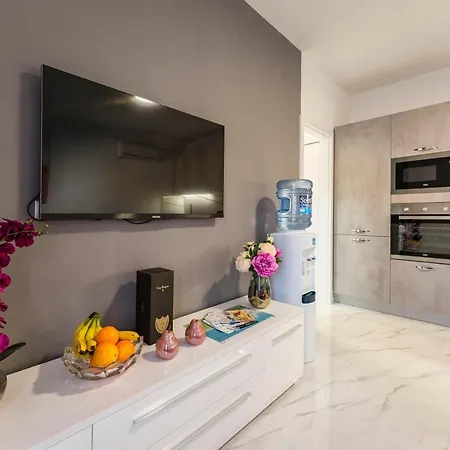 Luxury Old Apartment