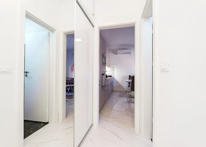 Luxury Old * 扎达尔