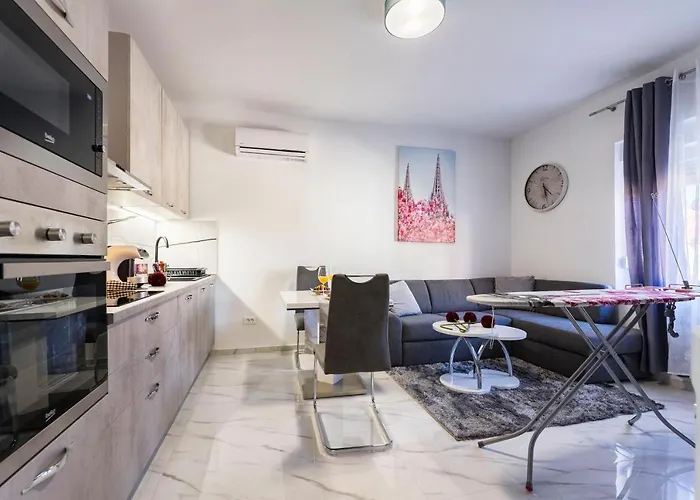 Luxury Old 公寓 扎达尔